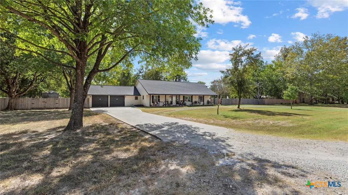 207 Woodlake Drive Property Photo 2