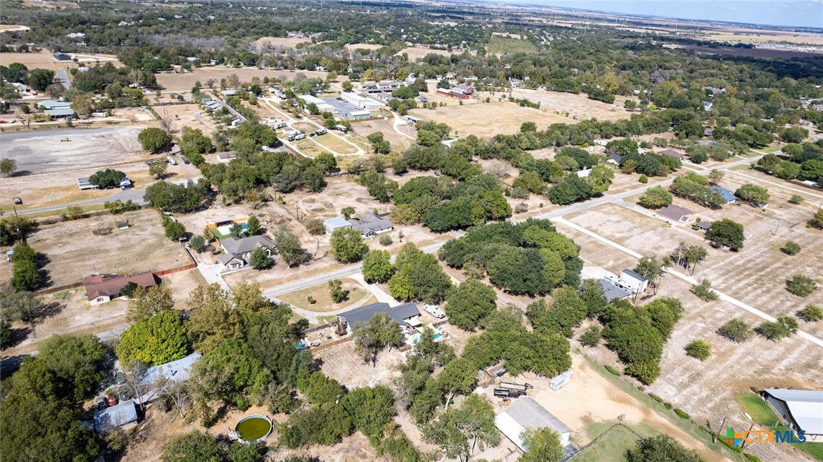 207 Woodlake Drive Property Photo 43