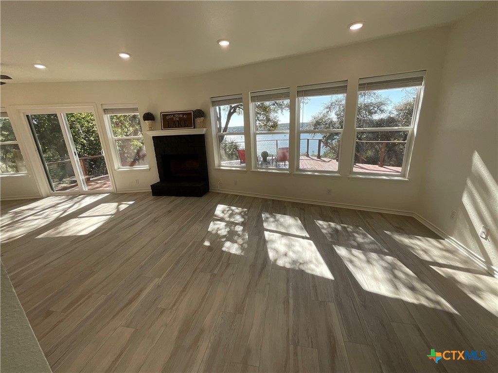 15933 Goliad Loop Property Photo 6