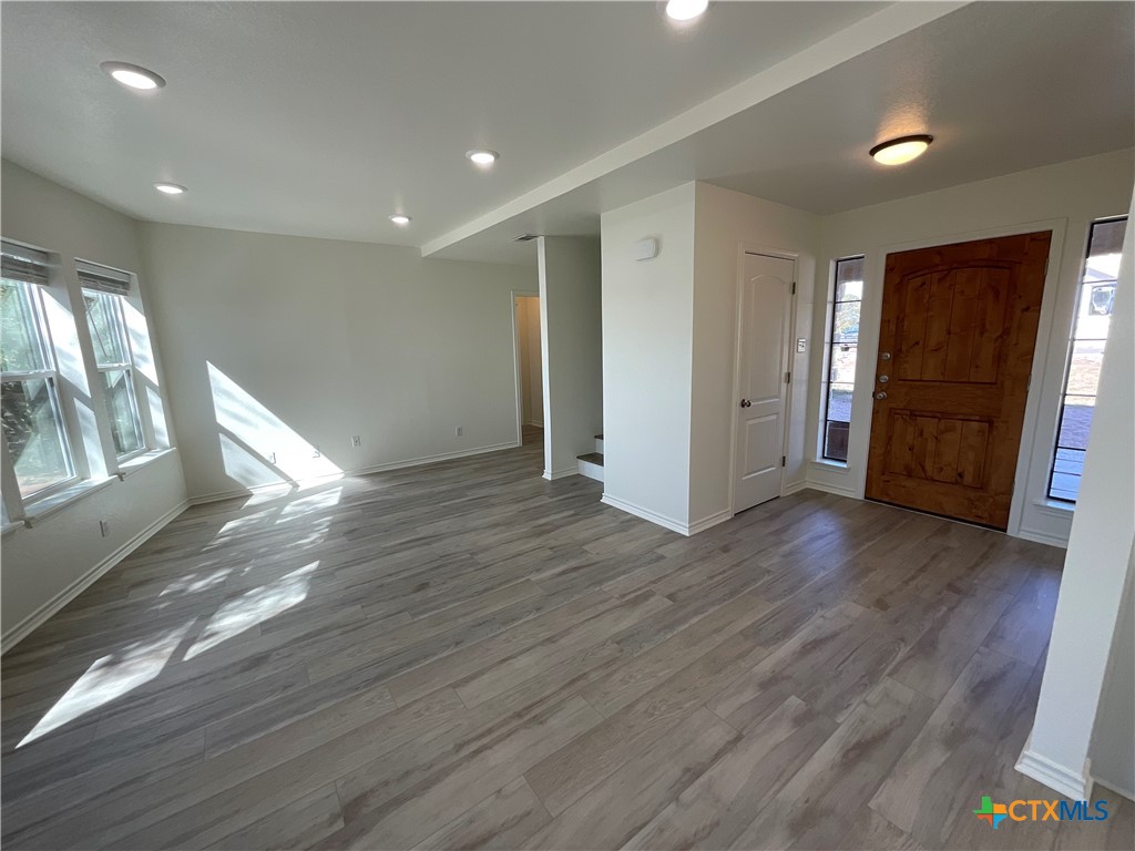 15933 Goliad Loop Property Photo 10