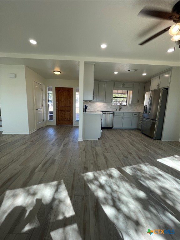 15933 Goliad Loop Property Photo 12