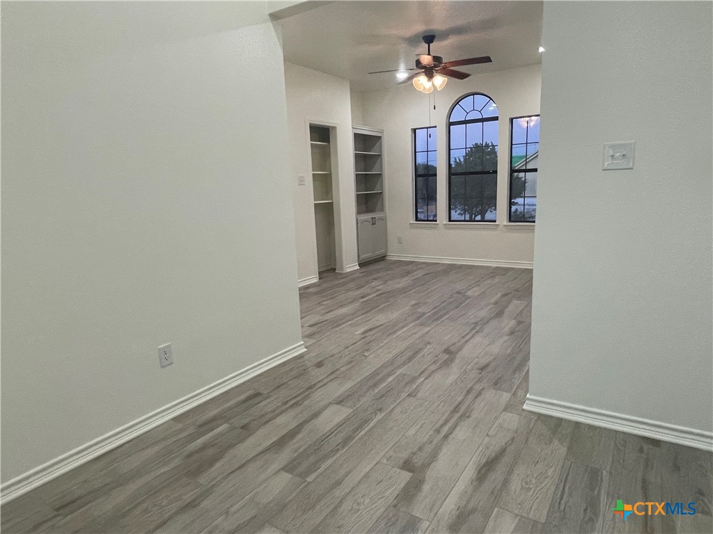 15933 Goliad Loop Property Photo 22