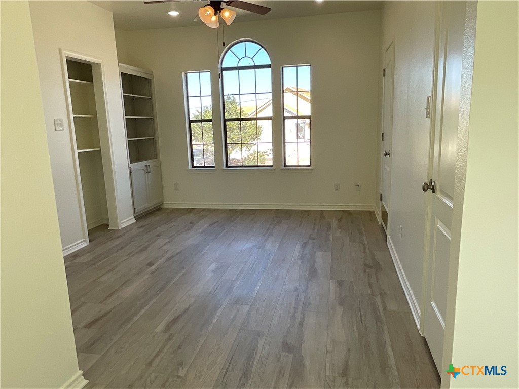 15933 Goliad Loop Property Photo 31