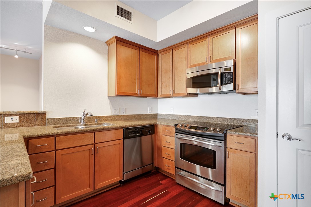 7342 Oak Manor Drive 1204 Property Photo 11