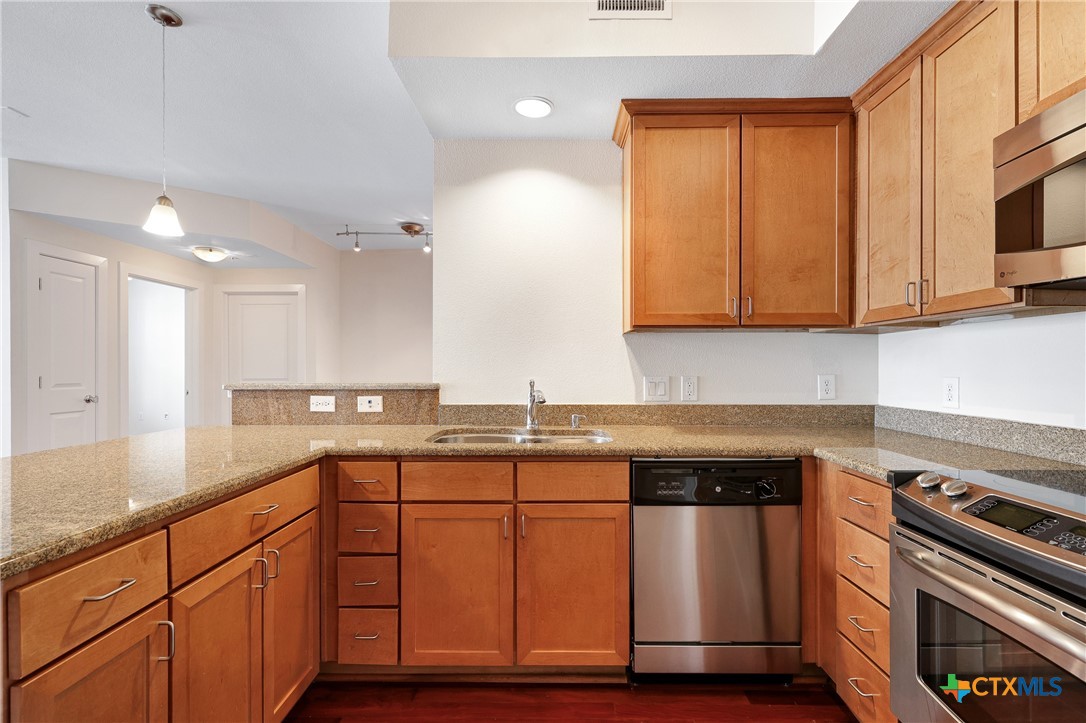 7342 Oak Manor Drive 1204 Property Photo 12