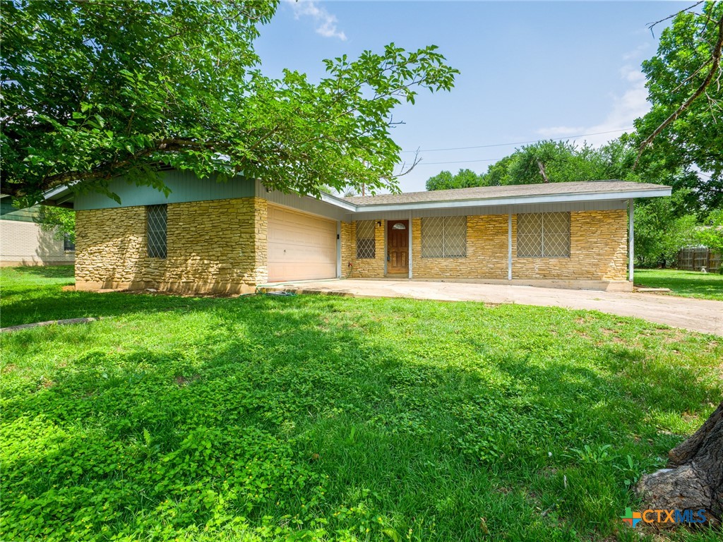 1107 Elm Lane Property Photo 2
