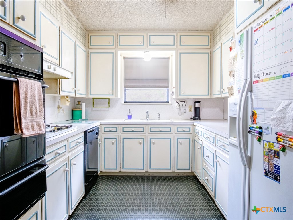 1107 Elm Lane Property Photo 5