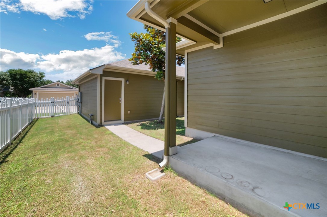 612 Lookout Tree Lane Property Photo 31