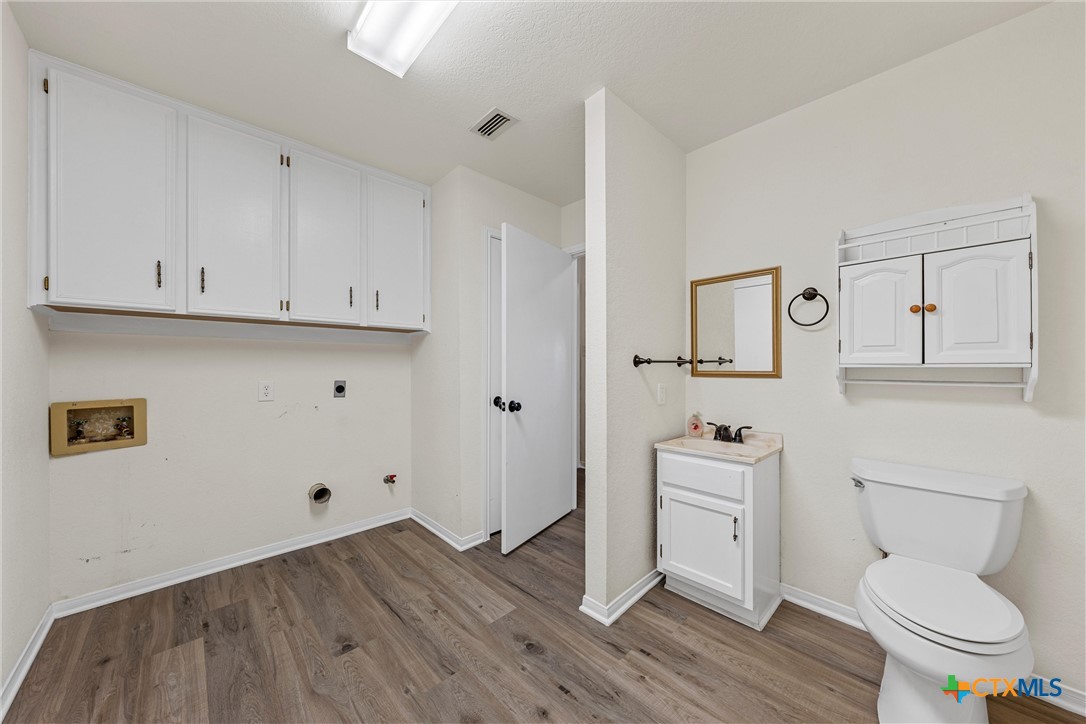 2909 Oaklawn Drive Property Photo 11