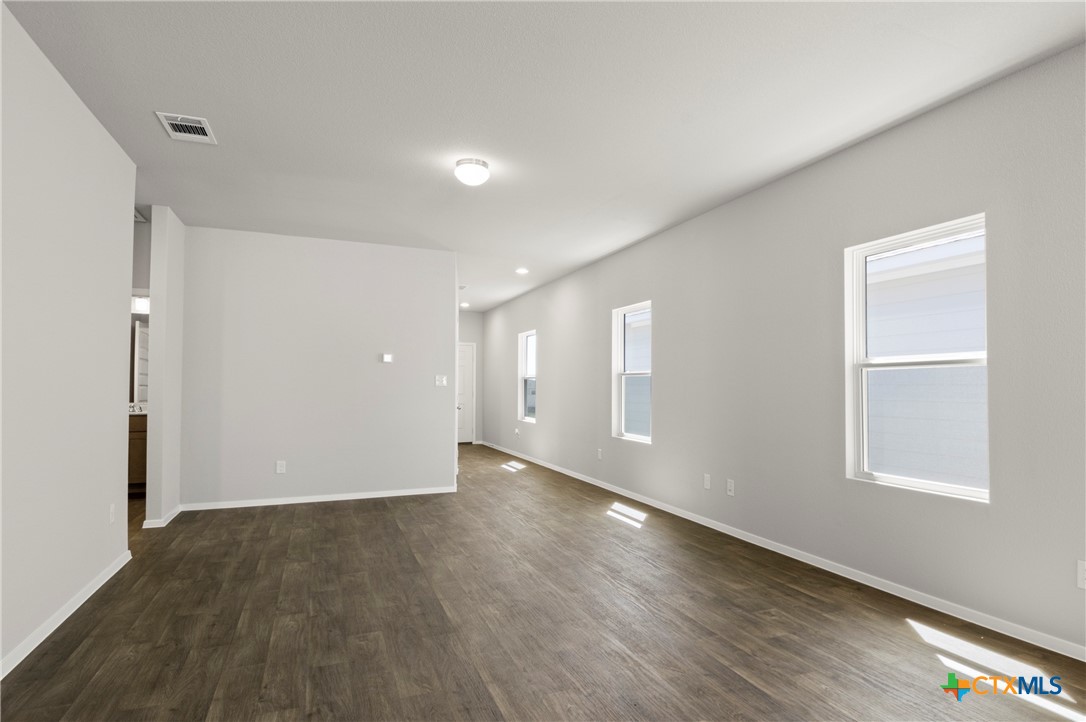 206 Lavender Lane Property Photo 8