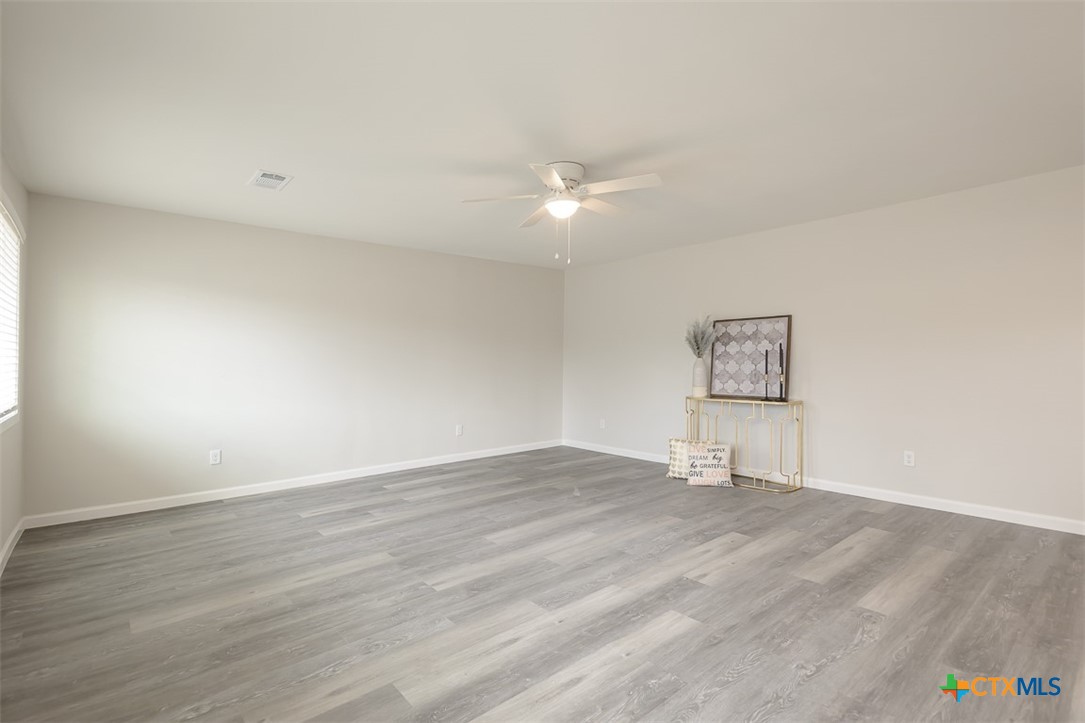 1011 Ronstan Drive Property Photo 17