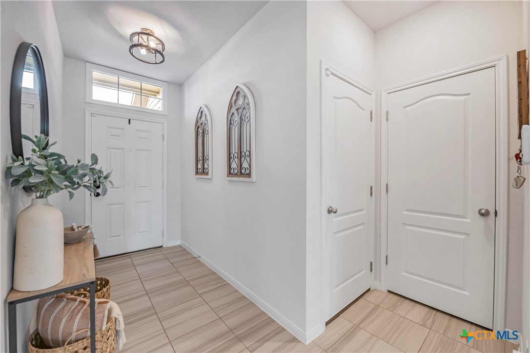 2229 Chia Court Property Photo 4