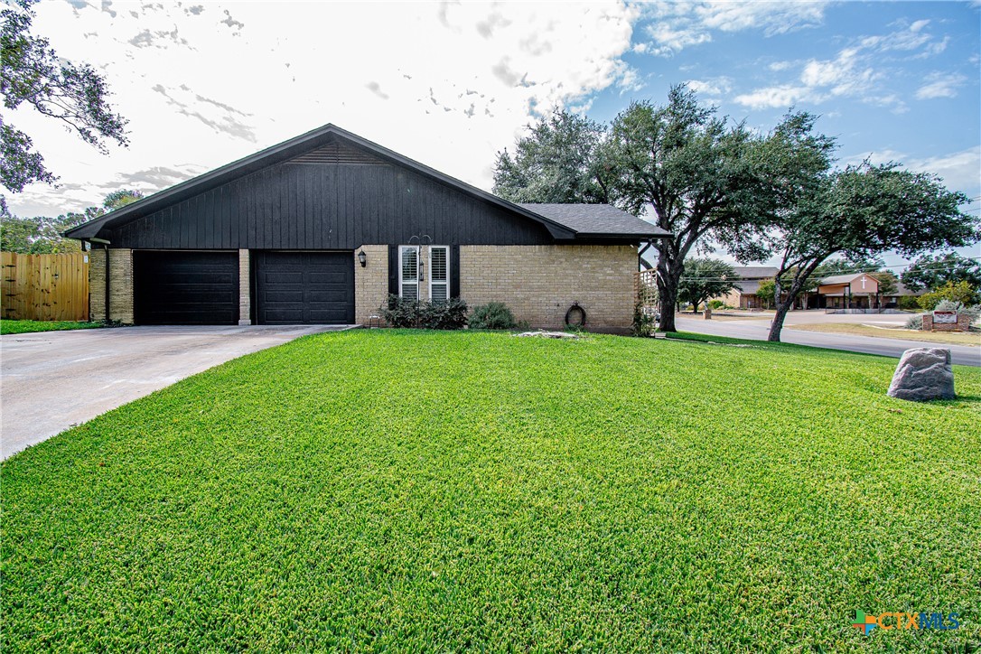 4101 Hickory Road Property Photo 4