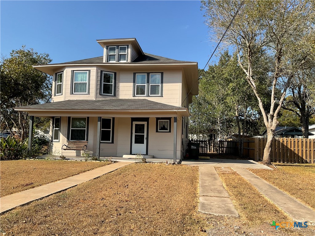 1203 E Third Street Property Photo 6