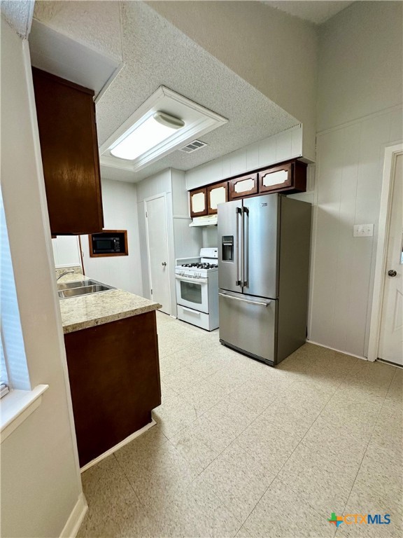 5407 Shirley Street Property Photo 11