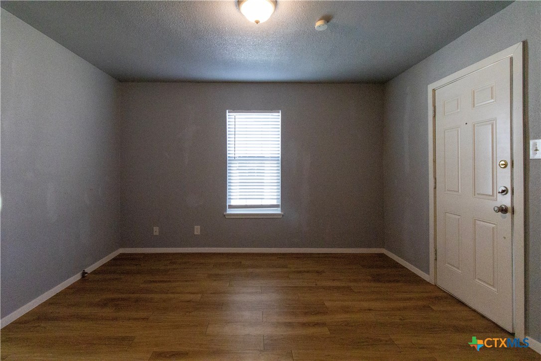 118 West Avenue A Property Photo 4