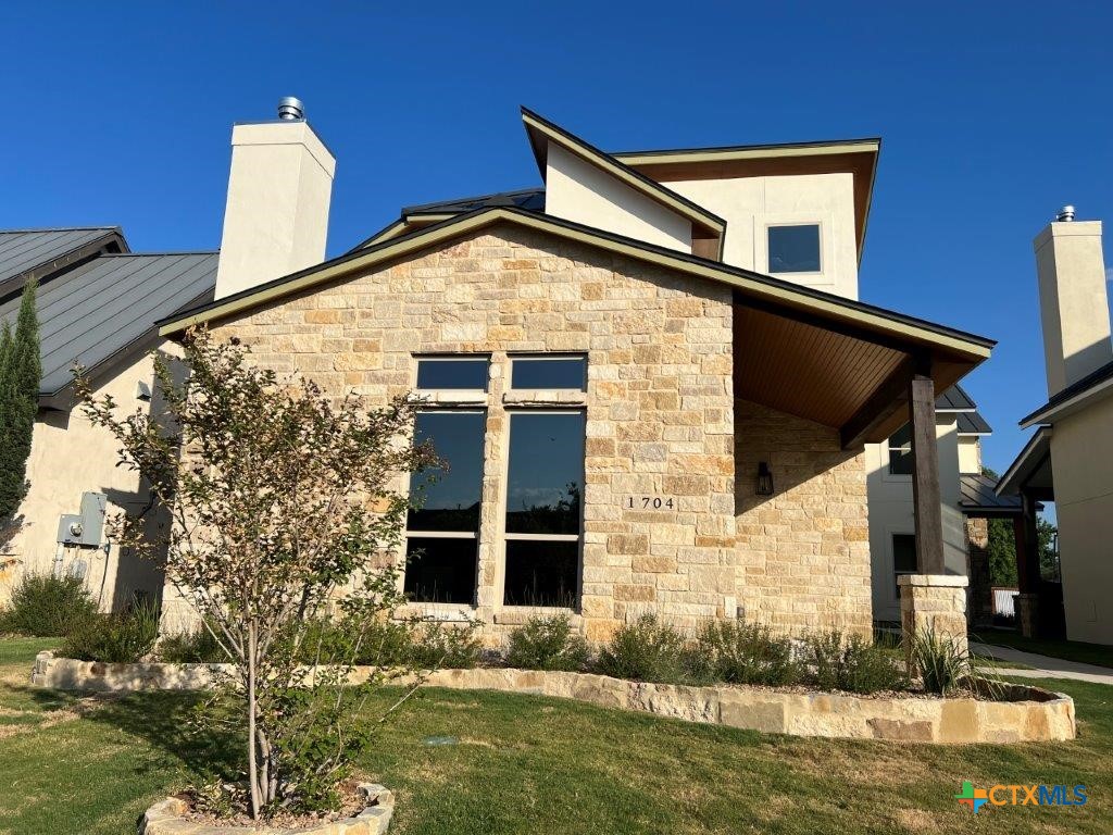 1704 Gruene Vineyard Crossing Property Photo 1