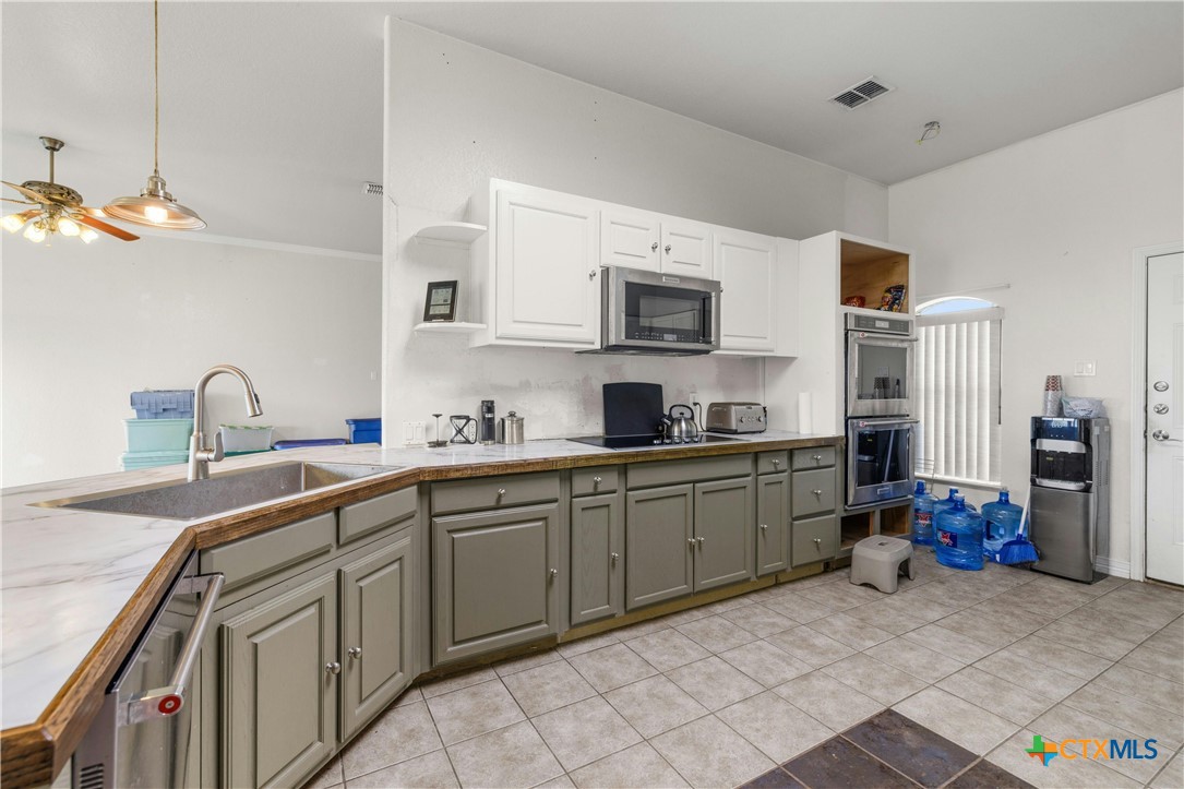 714 Irish Lane Property Photo 11
