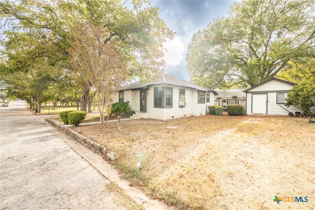 1226 Saint Matthew Street Property Photo 3