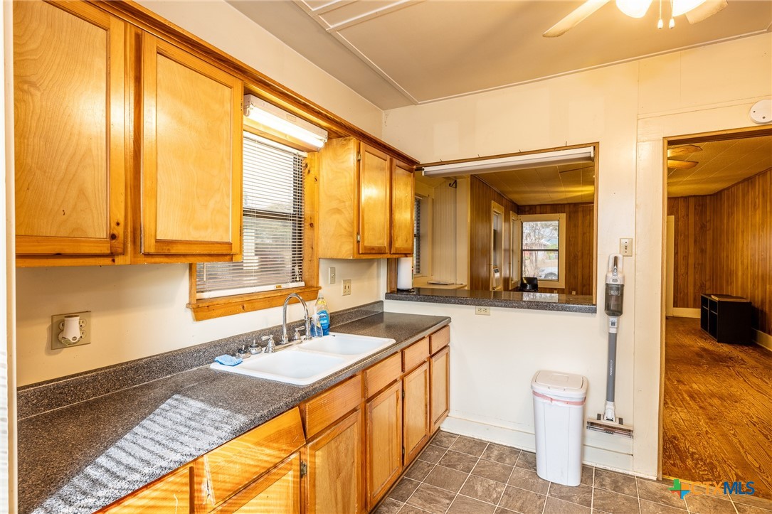 1226 Saint Matthew Street Property Photo 9