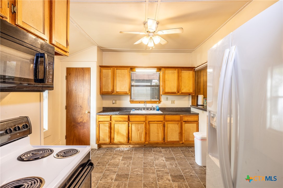 1226 Saint Matthew Street Property Photo 10