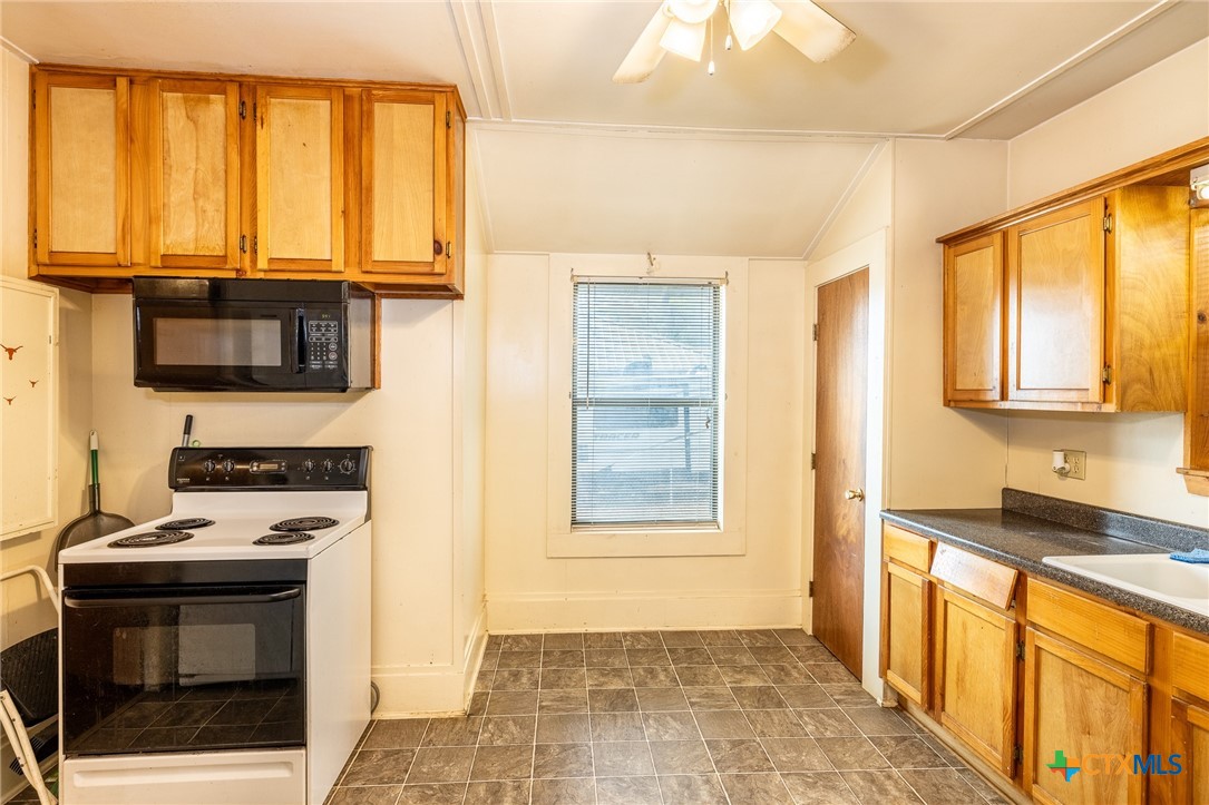 1226 Saint Matthew Street Property Photo 11