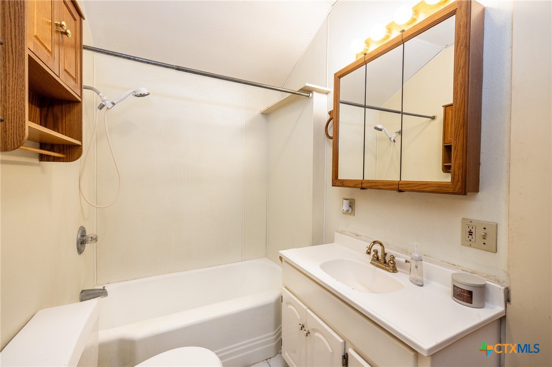 1226 Saint Matthew Street Property Photo 17