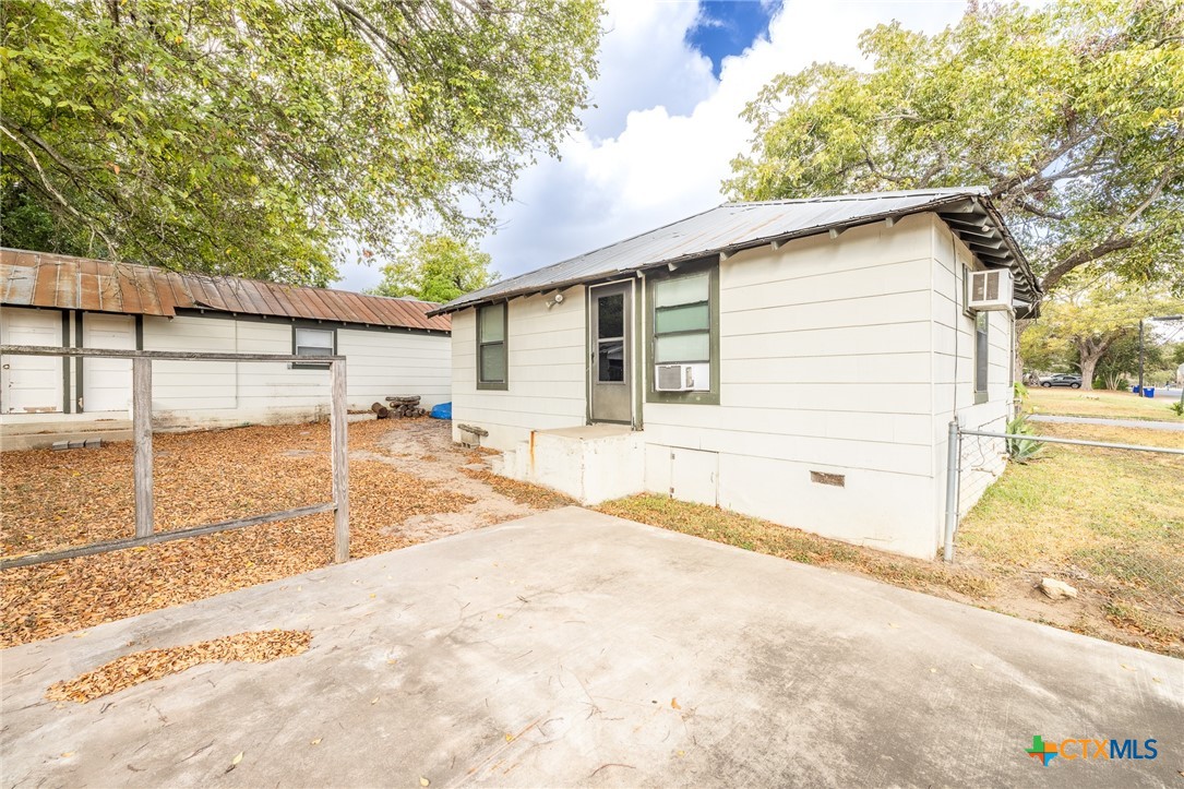 1226 Saint Matthew Street Property Photo 20