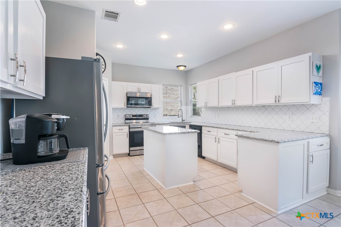 1635 Bold Cypress Property Photo 6