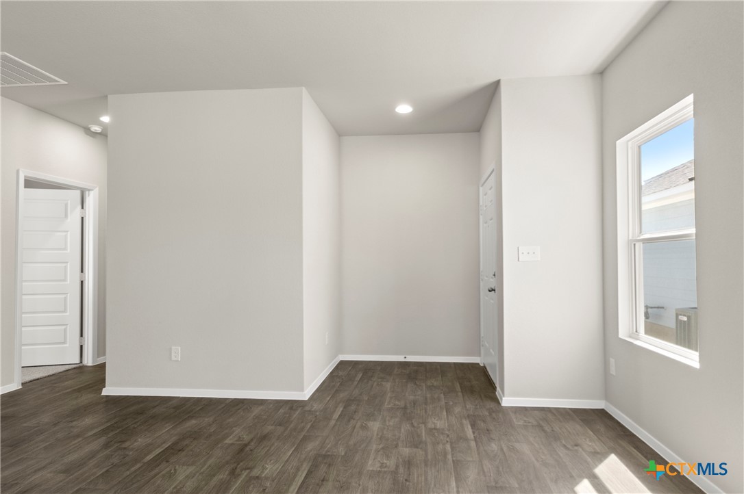 210 Lavender Lane Property Photo 6