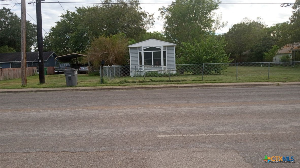 2105 E North Street Property Photo