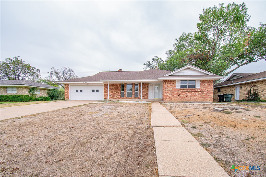 3017 Oaklawn Drive Property Photo 1