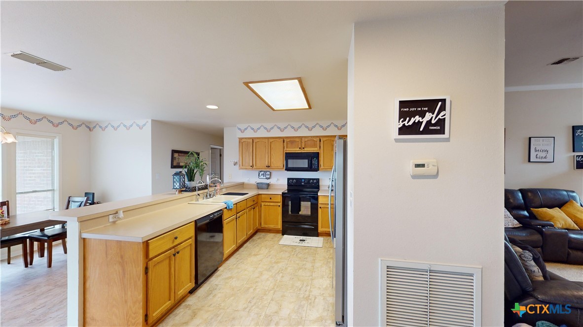 407 Cottonwood Street Property Photo 12
