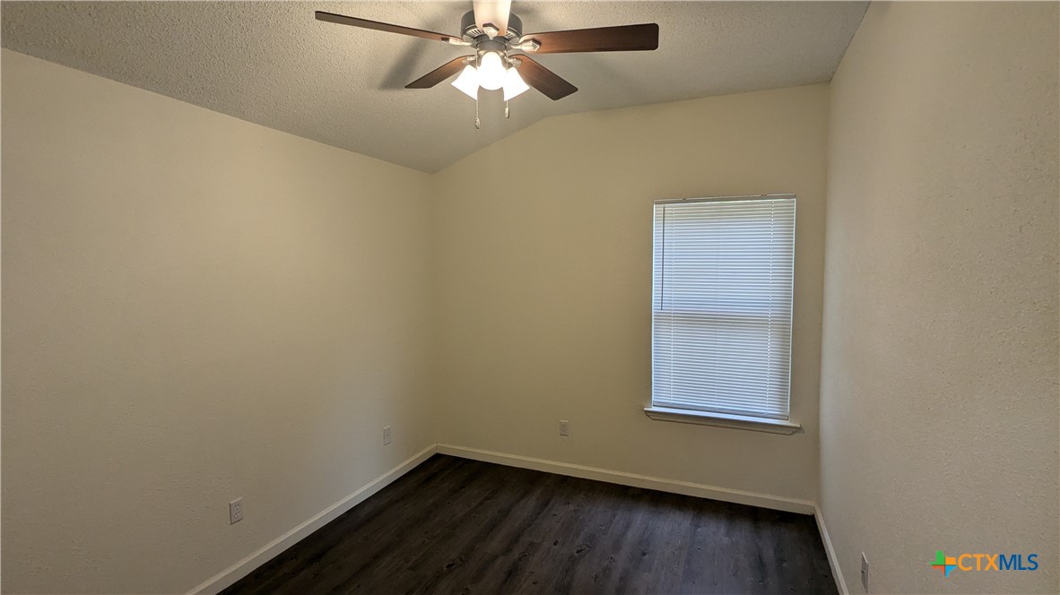 1306 N Bishop Street Property Photo 8