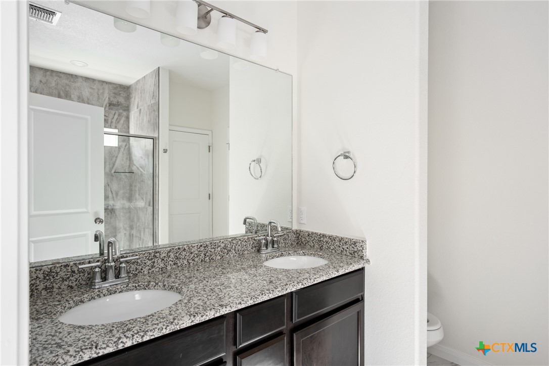 1017 Lago Azul Lane Property Photo 22