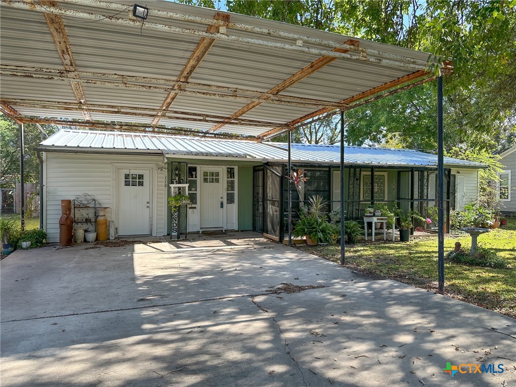 110 Crockett Street Property Photo 3