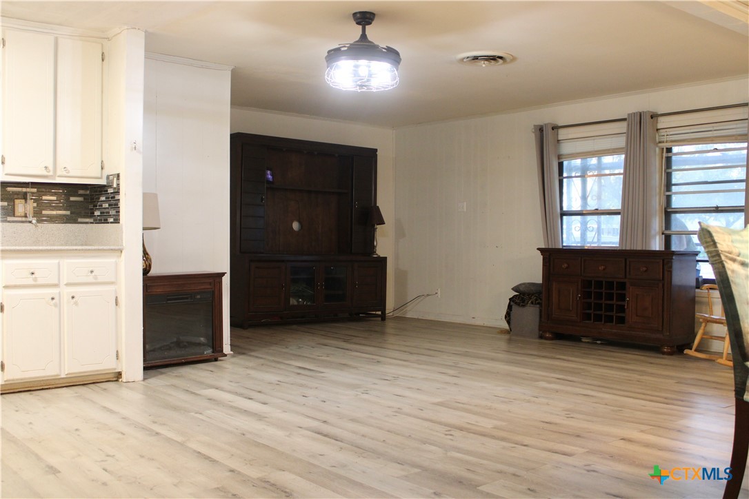 110 Crockett Street Property Photo 6