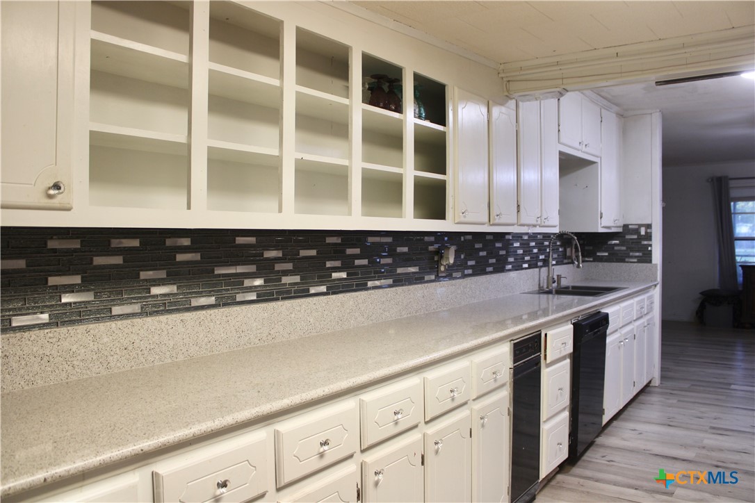 110 Crockett Street Property Photo 7