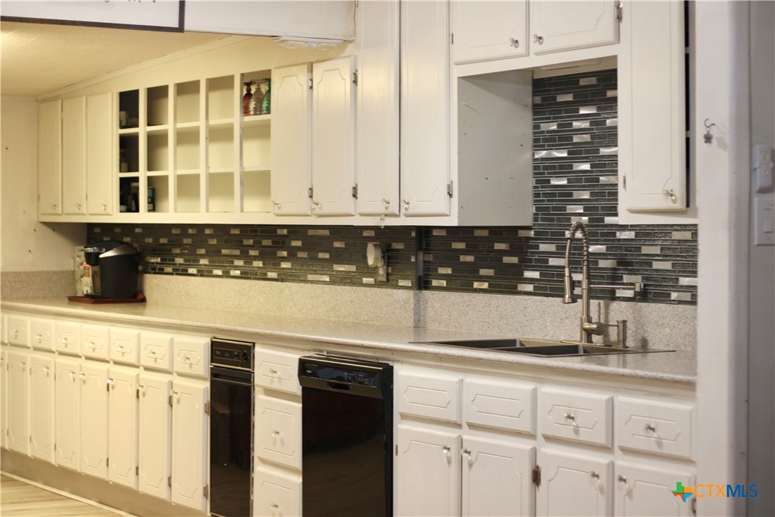 110 Crockett Street Property Photo 8