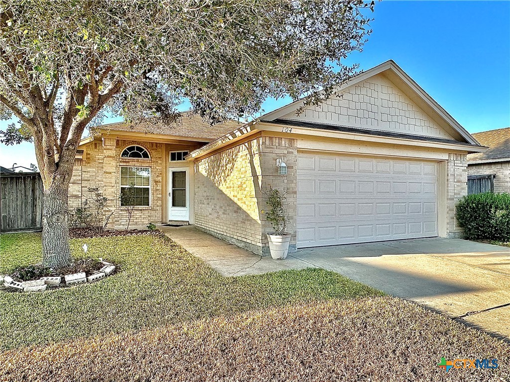 104 Yosemite Drive Property Photo 1