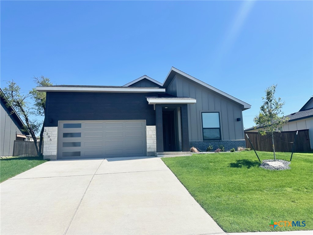 2206 Wooster Property Photo