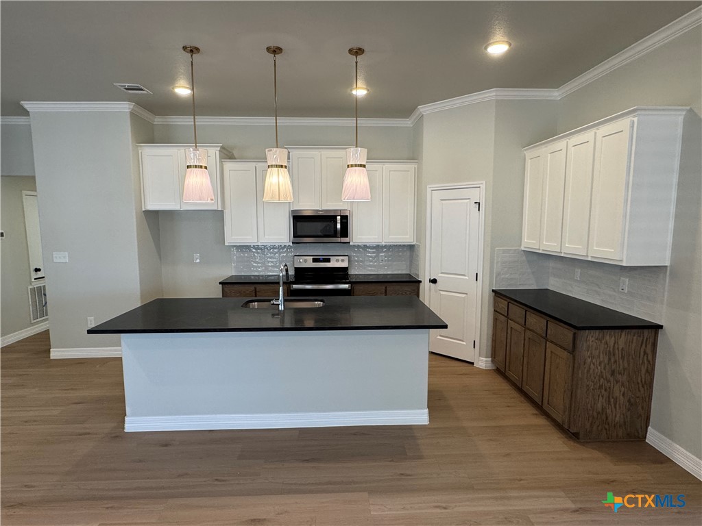 4725 Allison Drive Property Photo 3