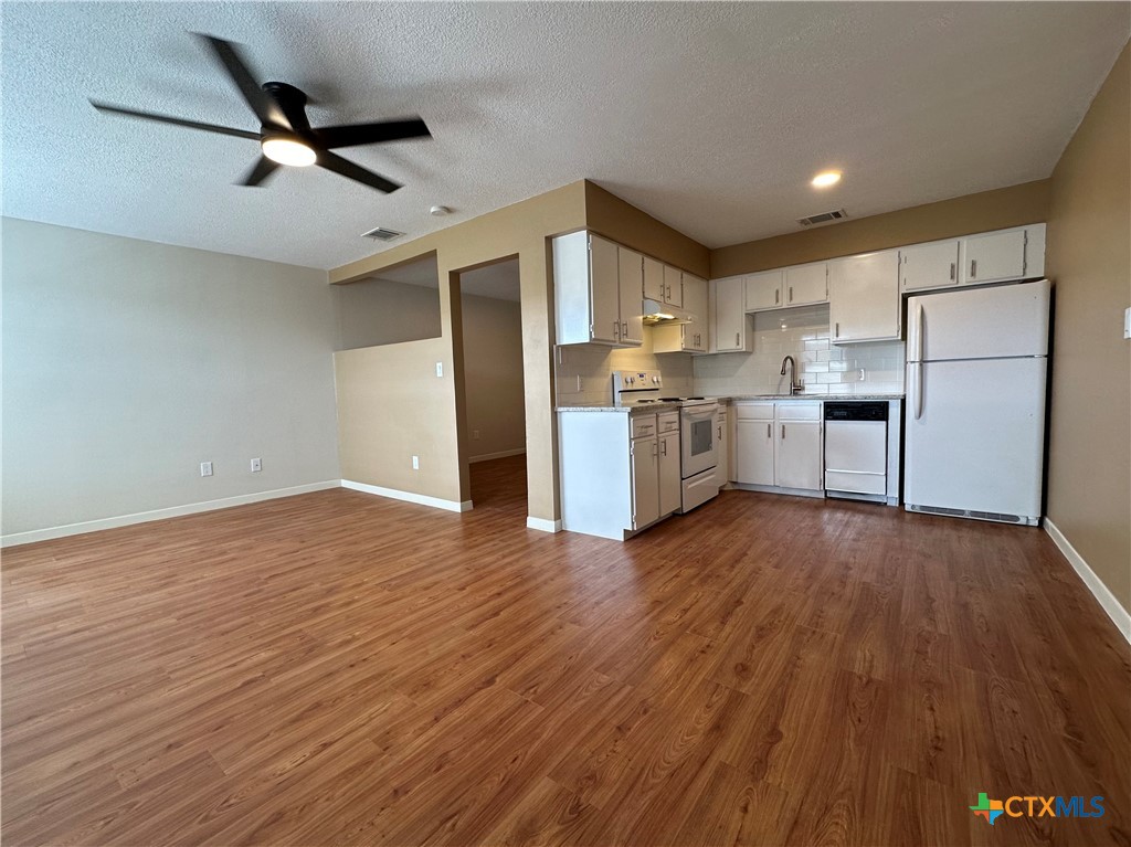 1409 N Bishop Street 8 Property Photo