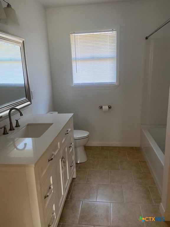 1025 E Fannin Street Property Photo 8