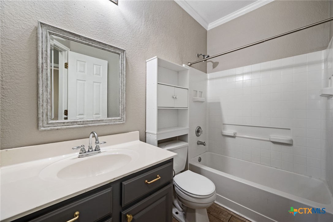 202 Flinn Street Property Photo 18