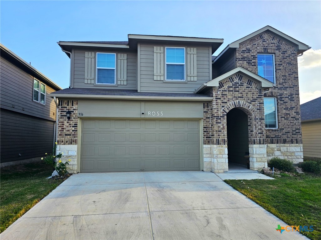 916 Armadillo Drive Property Photo
