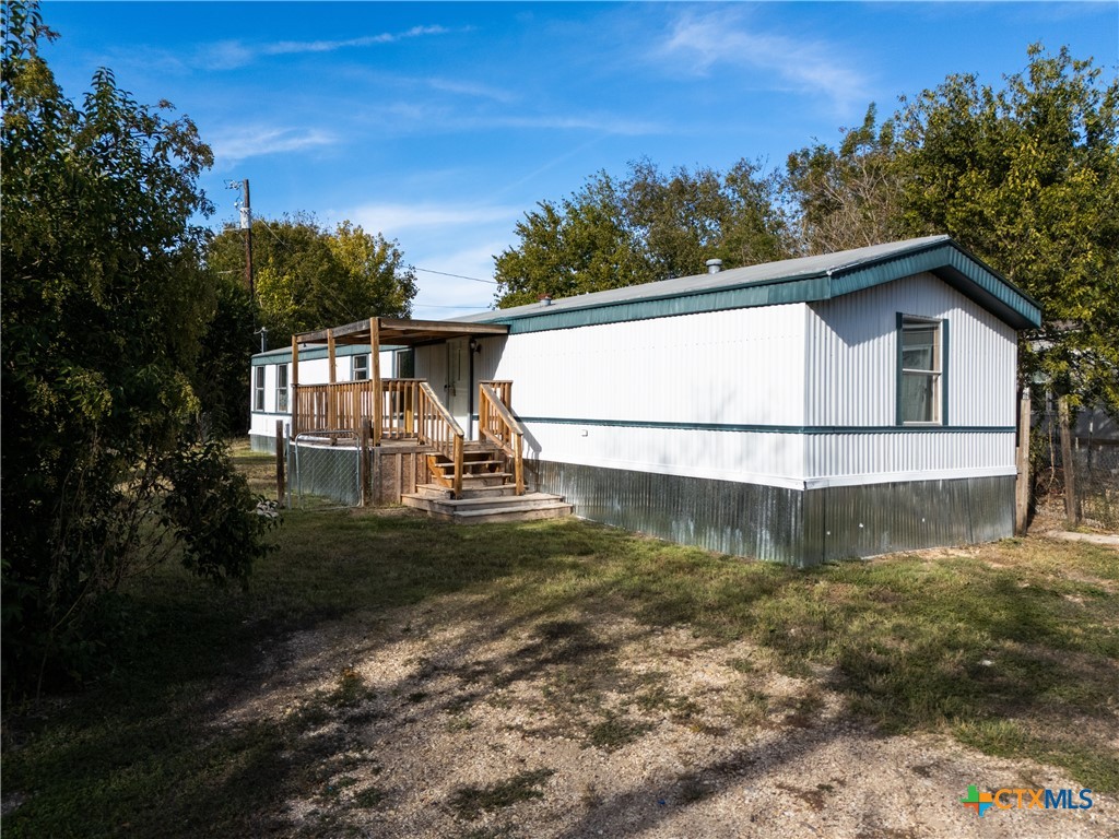 210 Latham Circle Property Photo 2