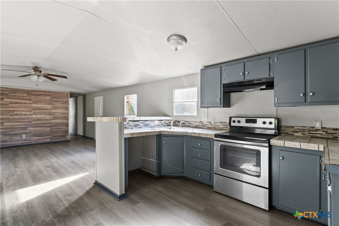 210 Latham Circle Property Photo 8