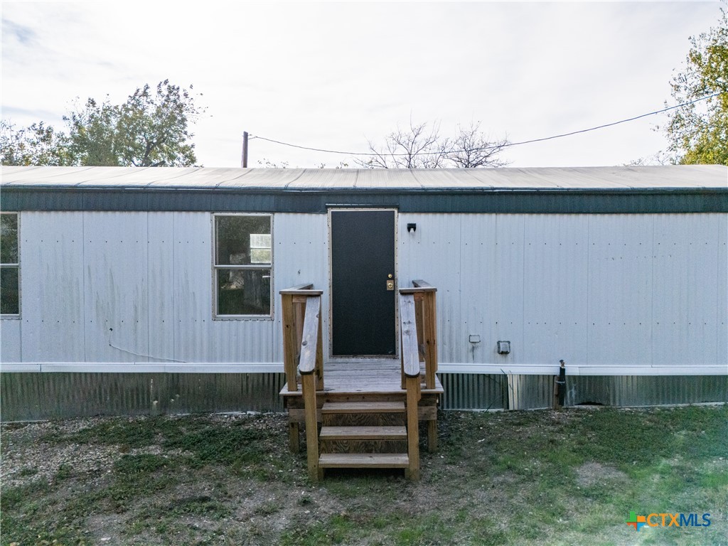 210 Latham Circle Property Photo 20