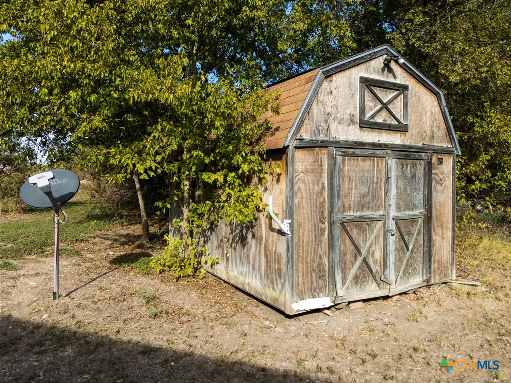 210 Latham Circle Property Photo 21